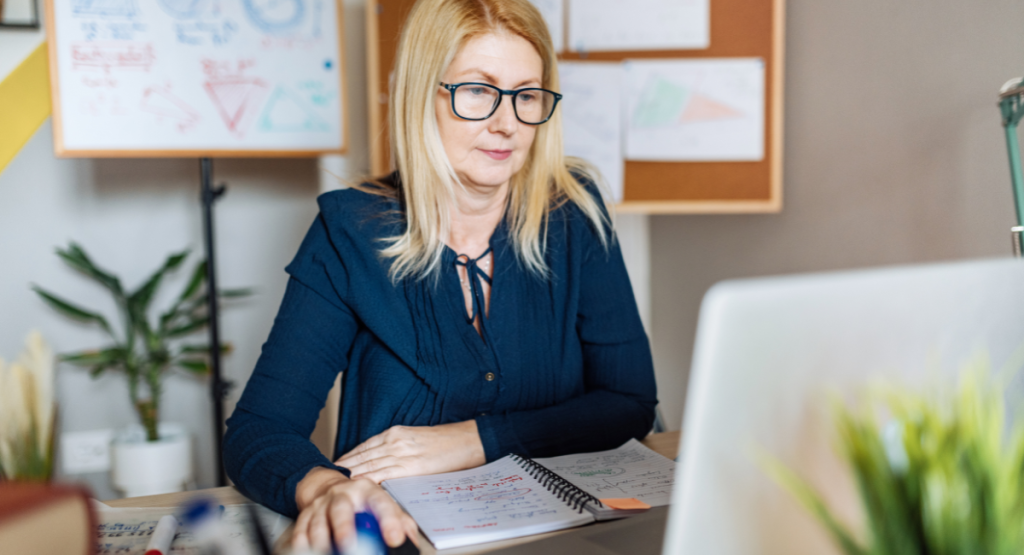 teacher-manages-Independent-Study-program-management