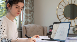 teenage-girl-does-independent-study-at-home